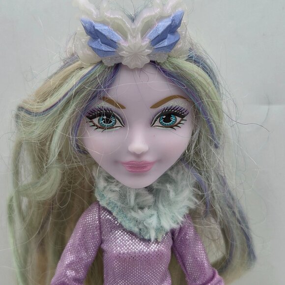 Ever After High Crystal Winter Doll 2015 Mattel - Picture 2 of 6